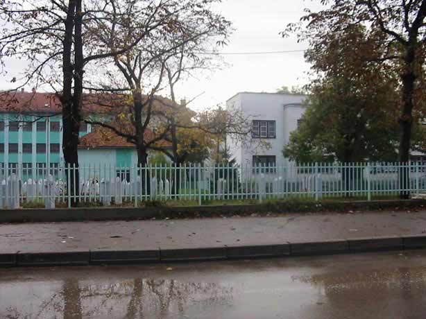 Osovna skola-Sehitsko mezarje